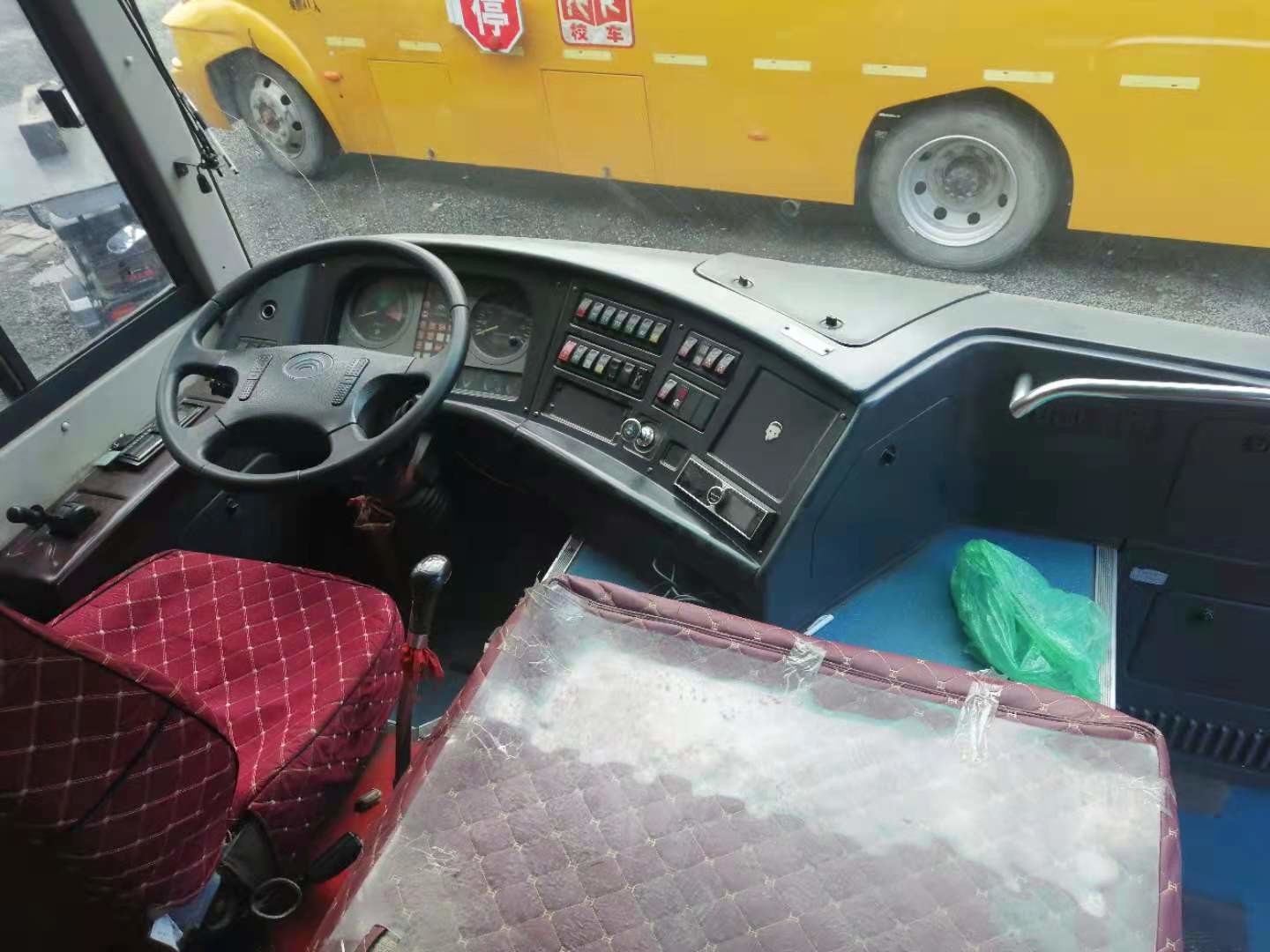 Used Yutong Bus Zk6112d 54 Seats Front Engine Bus Steel Chassis YC. 177kw Used Tour Bus