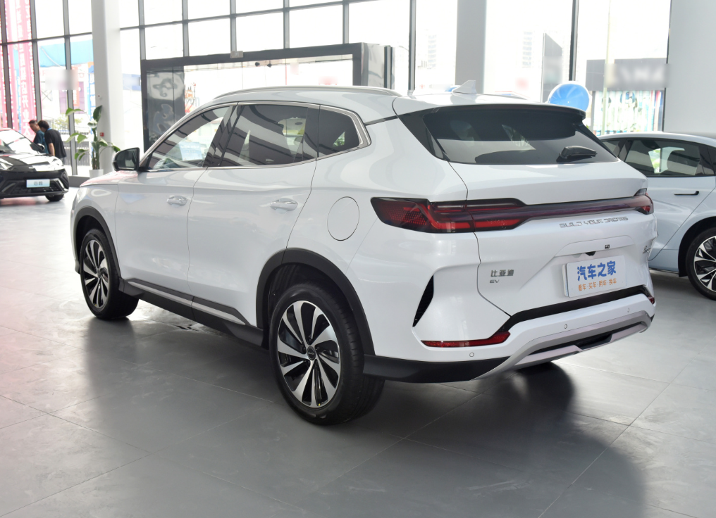 Affordable White BYD Song Plus Ev Flagship 2024 520KM 605KM Version Electric Cars