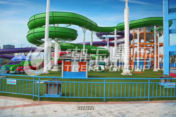 Colorful Aqua Park Equipment , Custom FPR Water Park Large Water Slides FOR