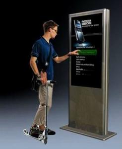 China 32&quot; photo booth for sale touch screen self-service photo kiosk factory
