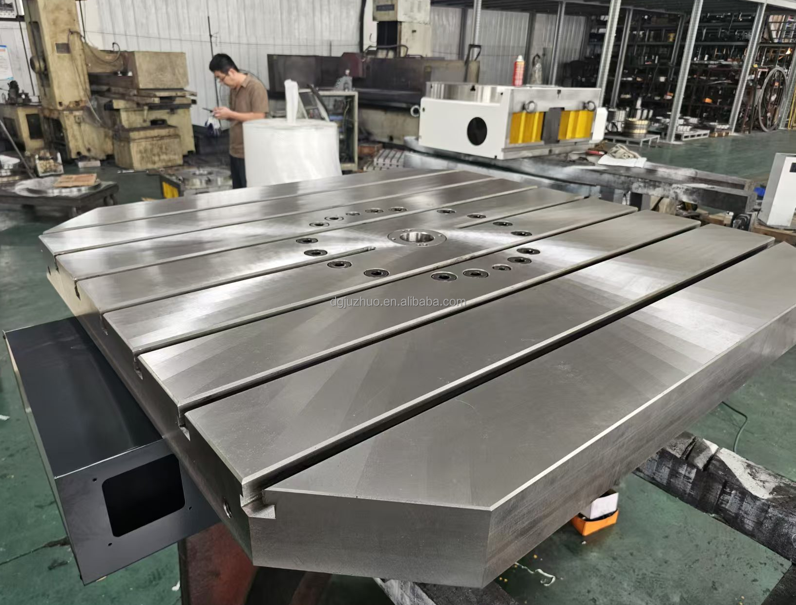 Installation dimensions and mounting requirements