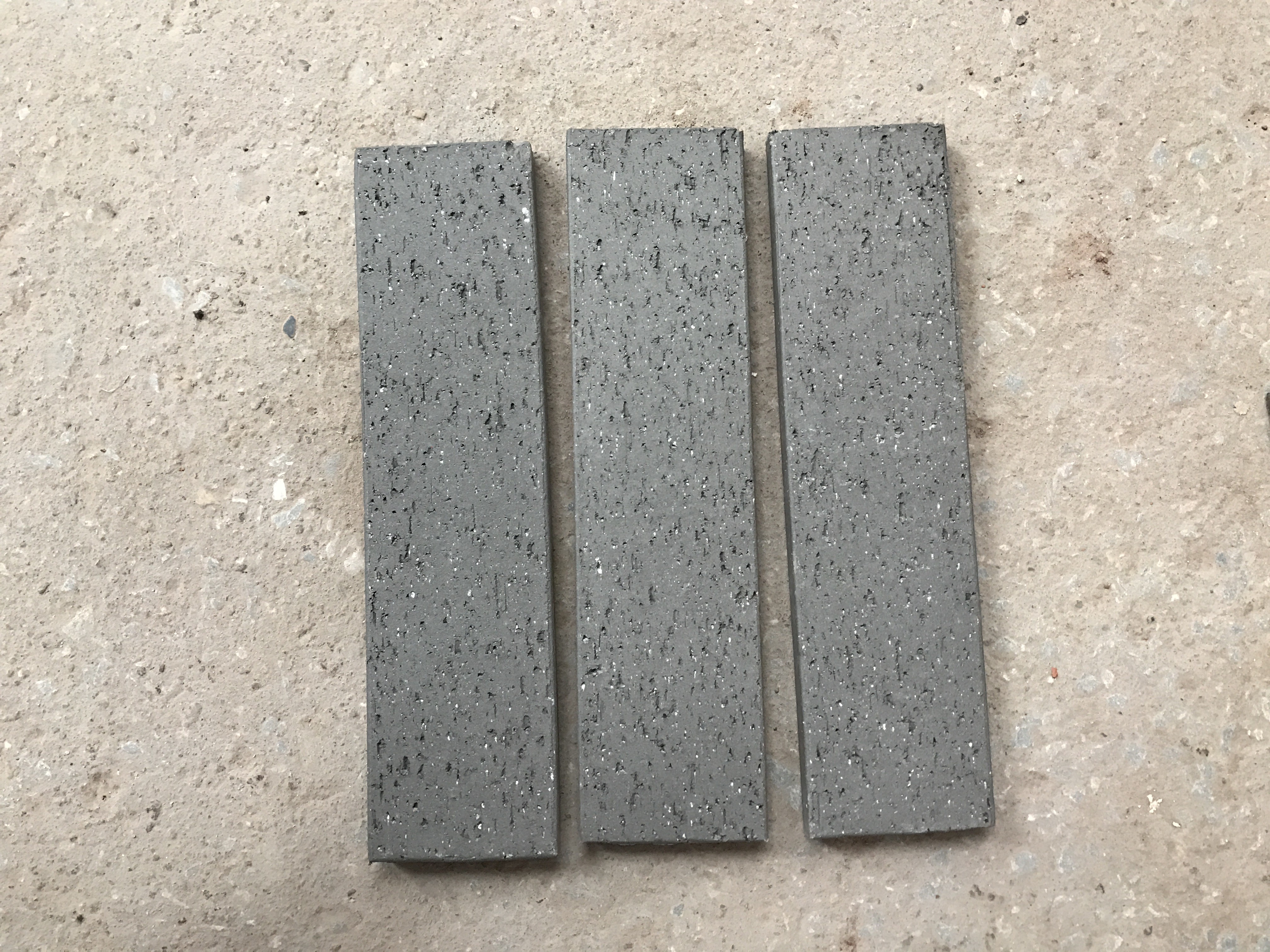M36443 Decorative Grey Split Face Brick Customized Size No Color Fade For Wall