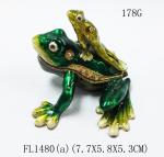The Frog Prince with baby beautiful shape metal jewelry box antique metal