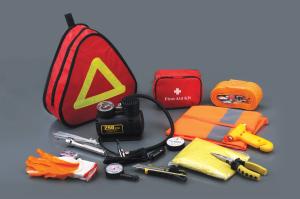 China 16 pcs auto emergency kit ,with air compressor ,trailer rope ,raincoat ,gloves factory