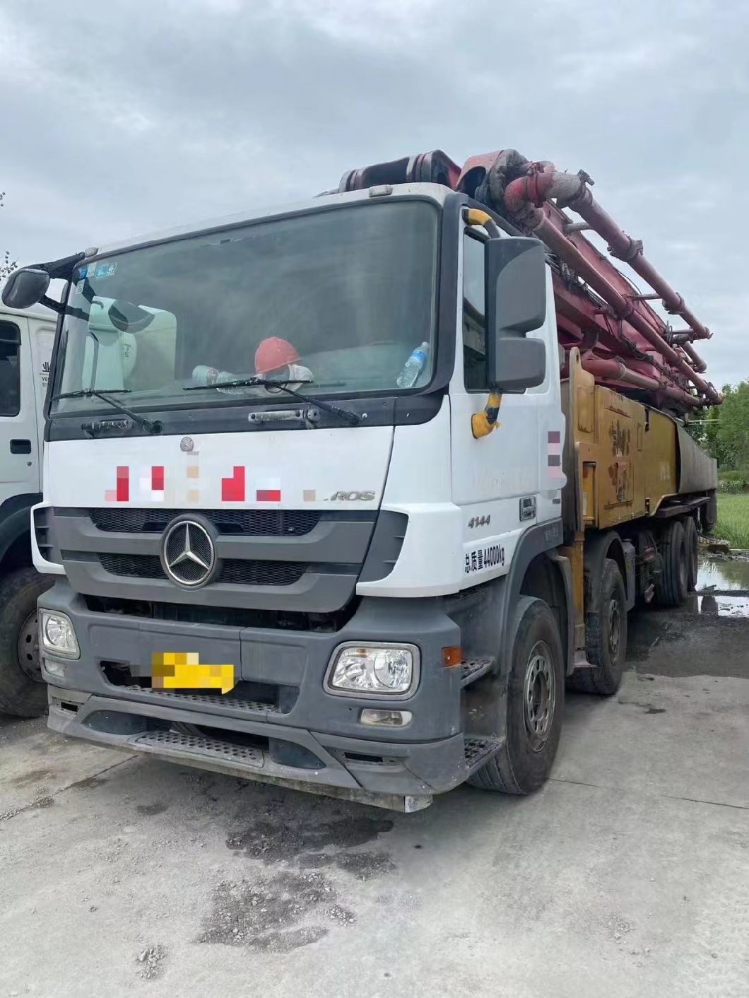 Popular Model 2019 China Top Brand Sy 56m Concrete Mounted Pump Batching Plant on Benz Chassis