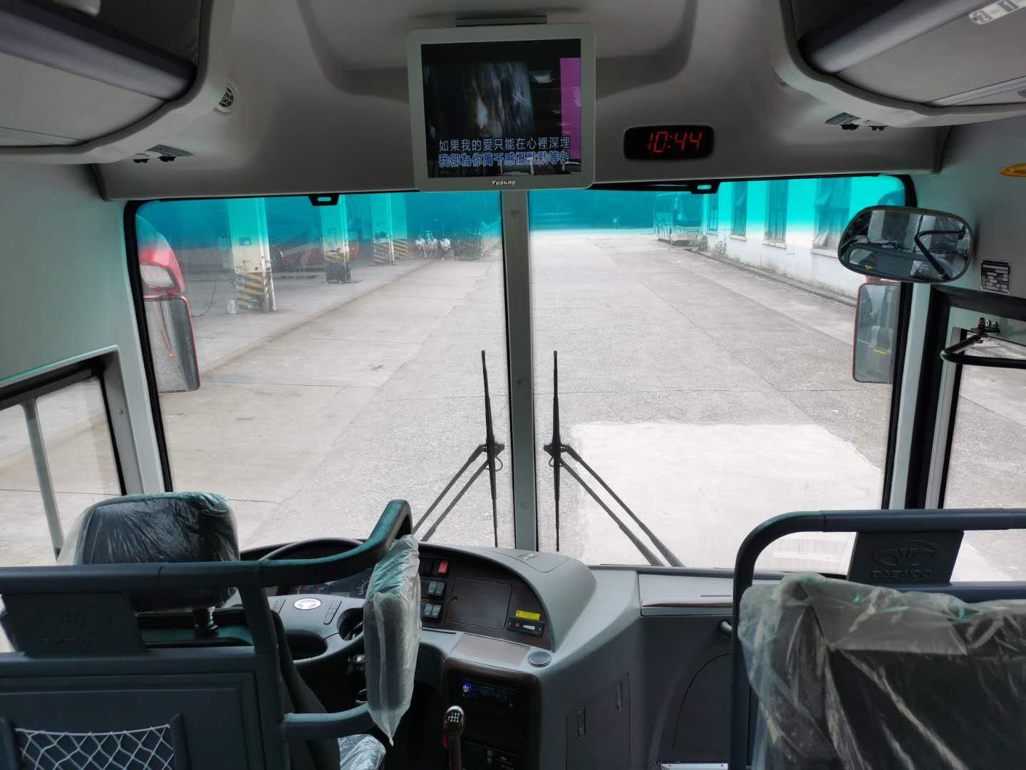 45 Seats Daewoo Coach Buses GDW6117 Coaster Double Decker Yutong Air Purifier