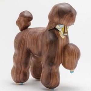China Brown Wooden Dog Statues Sculptures With Beech Birch Mateiral factory