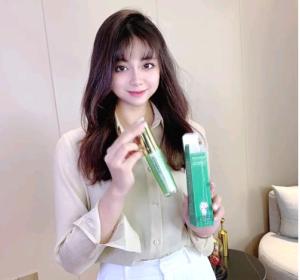 China Niacinamide Arbutin Hyaluronic Acid Light Floral Cream For Brightening Face Skincare Whitening Cream factory