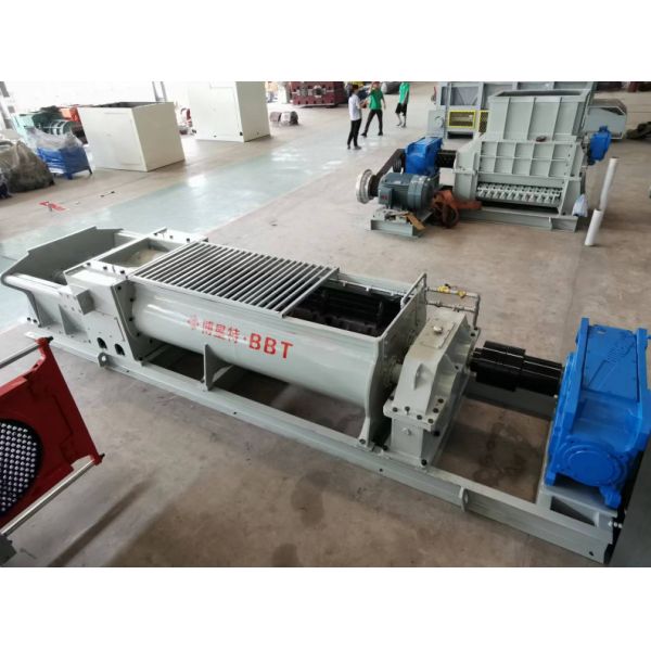 China 20-30m3/hr Capacity Double Shaft Mixing Machines for Mixing Clay Raw Materials in Clay Brick Making Machinery factory