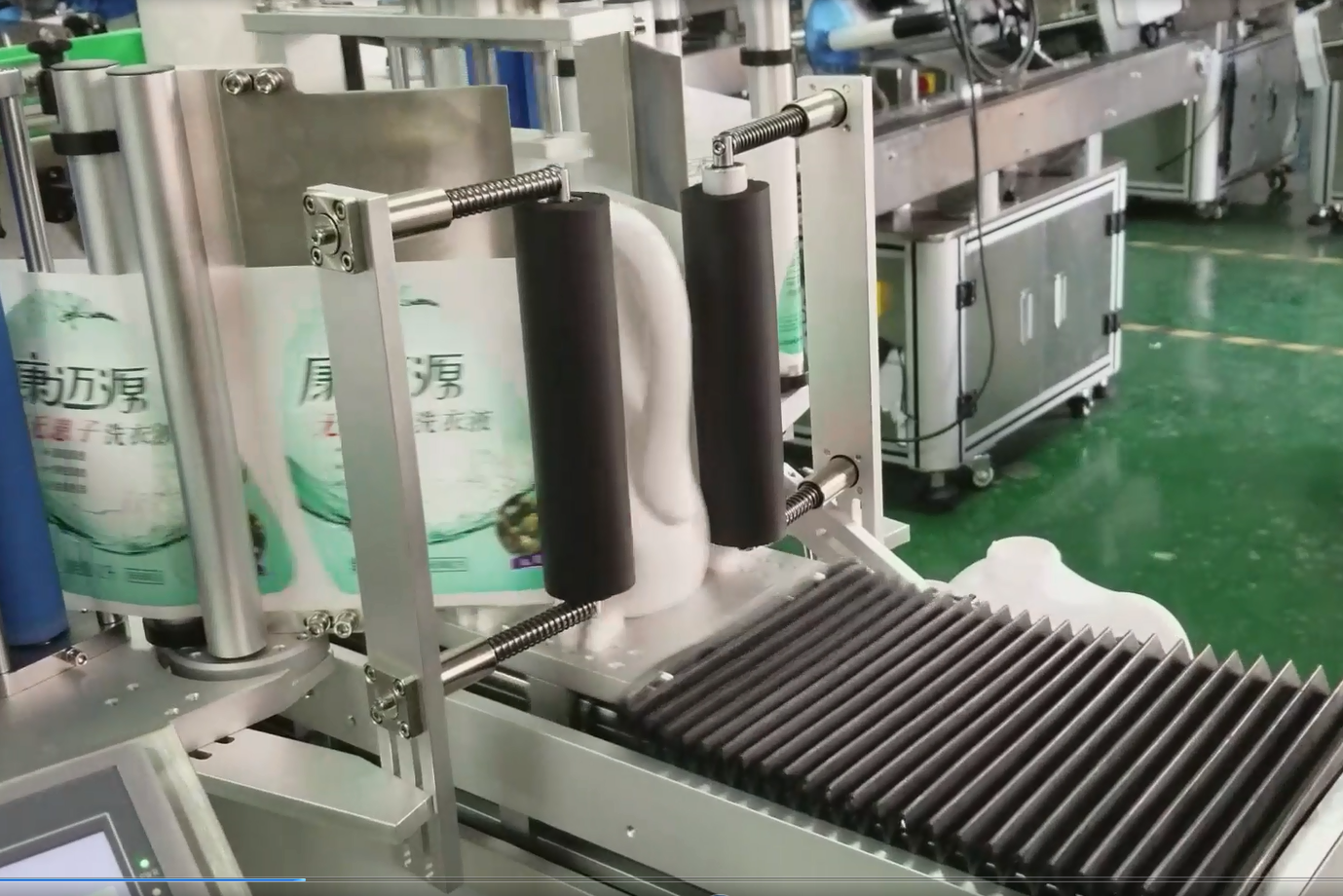 FK909 Semi Automatic Double Sides Flat Bottle Sticker Labeling Machine For Drum Barrel Can Jar