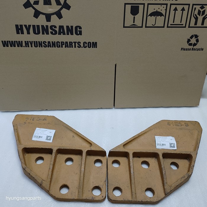 Excavator Spare Parts Cutter Side 63E1-3533 63E1-3534 For R210LC7 R250LC7 R320LC7