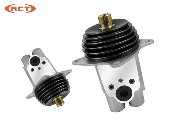 702-16-01651 Excavator Spare Parts Control Pilot Valve For PC200-6 Engine