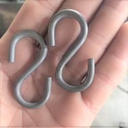 China Sustainable Metal S Shape Hook Hanger Customized Polish factory