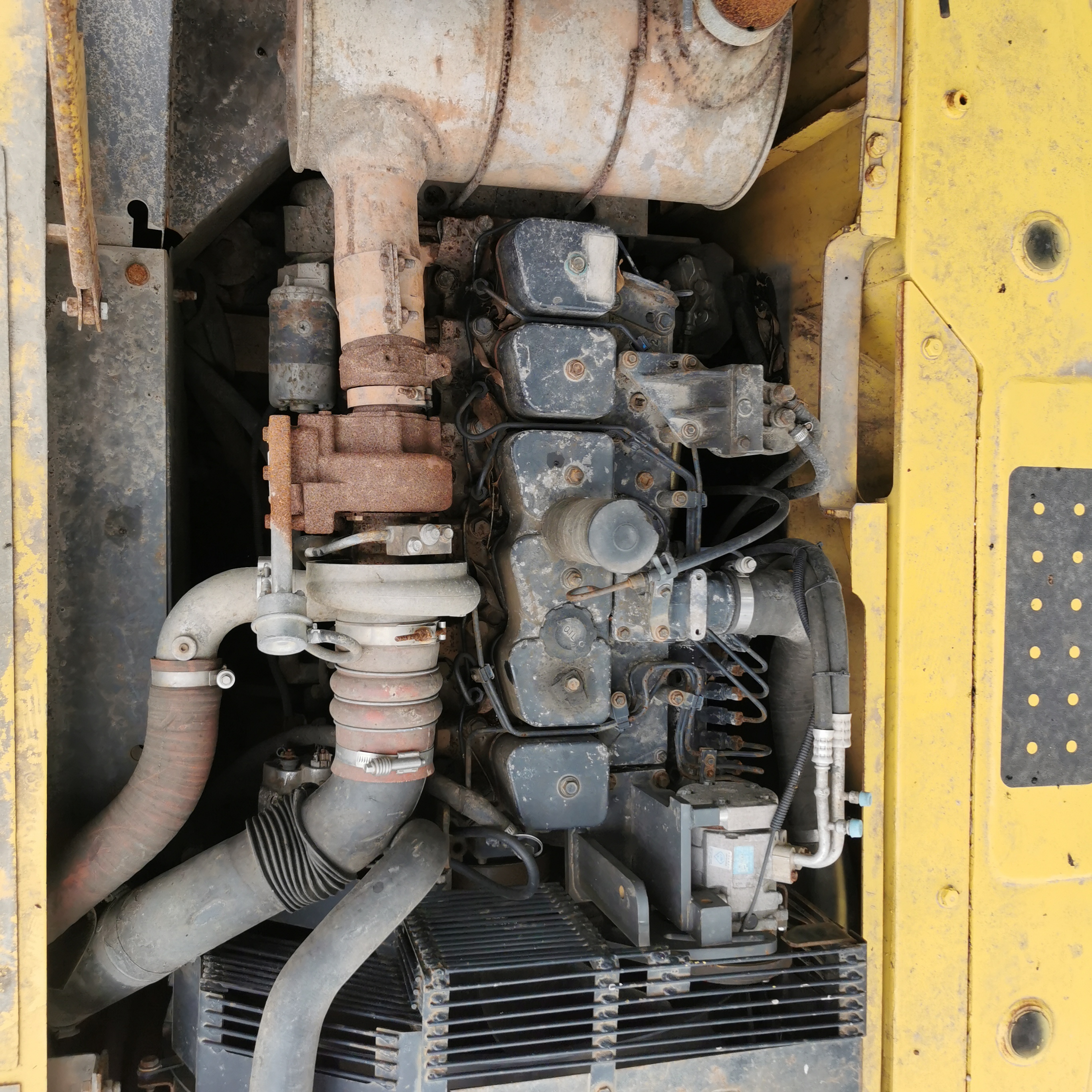 Good Condition Used Japanese Kumatsu PC200 PC220 PC240 Crawler Excavator in Shanghai