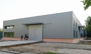China Clean Span Steel Structure Warehouse Building Construction With Floor Coating factory