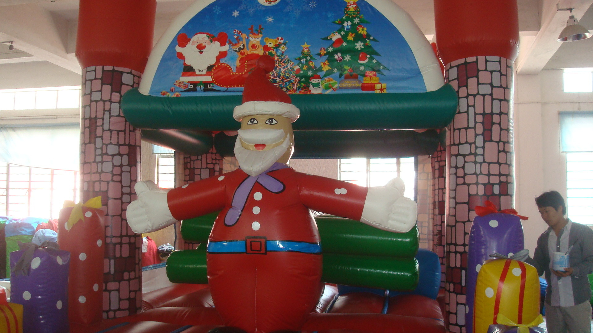 PVC Inflatable Advertising Products Giant Blow Up Santa Claus House for Kid