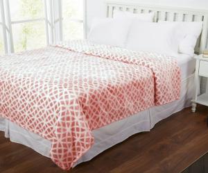 China 100% Polyester Super Soft Flannel Print Blanket For Home Bedding And Sofa factory