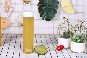 China Double Walled Leakproof Disposable Plastic Square Clear To Go Milk Tea Bottle factory