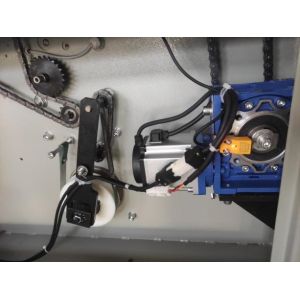 Energy-saving flow wrapping machine with intelligent heat sealing temperature