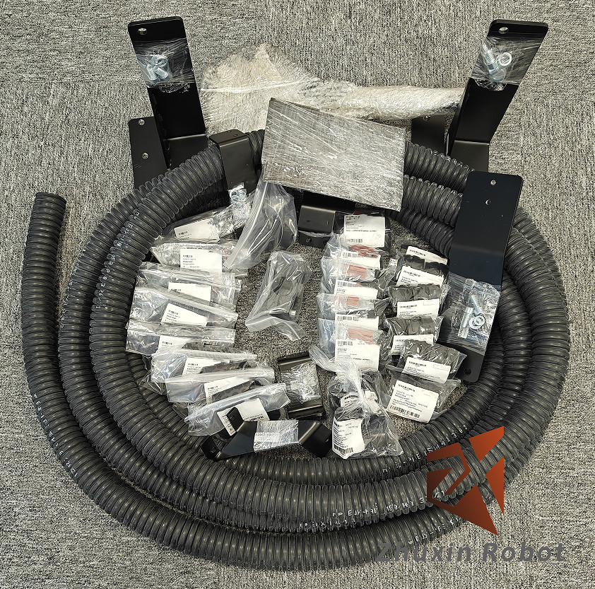 Industrial Robot Components Pipeline Package Afeguarding Robot Cables