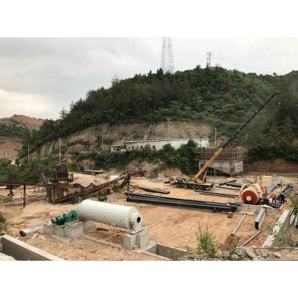 900x1800 Mining Ball Mill for Gold Mineral Processing ≤40 Dust Concentration 1-5 TPH