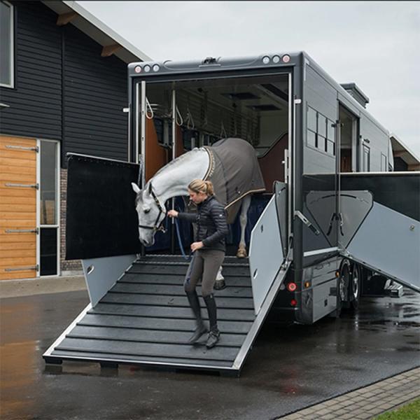 1.5m*1.7m*21mm Size Horse Box Trailer Ramp Mat Horse Box Flooring Mat Heavy Duty