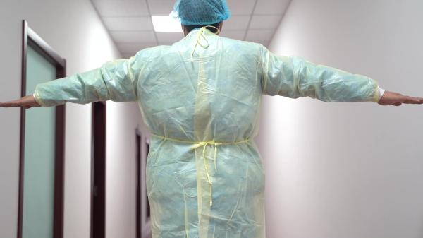 Good quality PE/SMS disposable Laboratory Isolation Gown different colors non