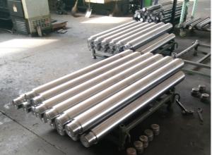 China 40Cr, 42CrMo4 Rod Quenched / Tempered Anti Corrotion Hydraulic Cylinder Rod Length 1m - 8m factory