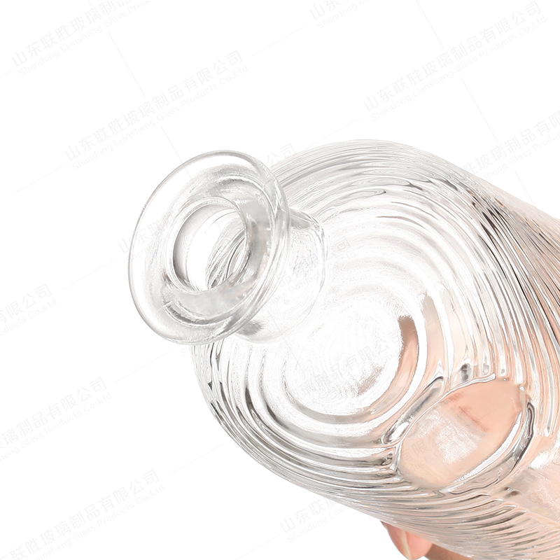 Clear Customized 500ml 700ml 750ml Vodka Whisky Tequila Rum Gin Brandy Glass Bottle With Cork