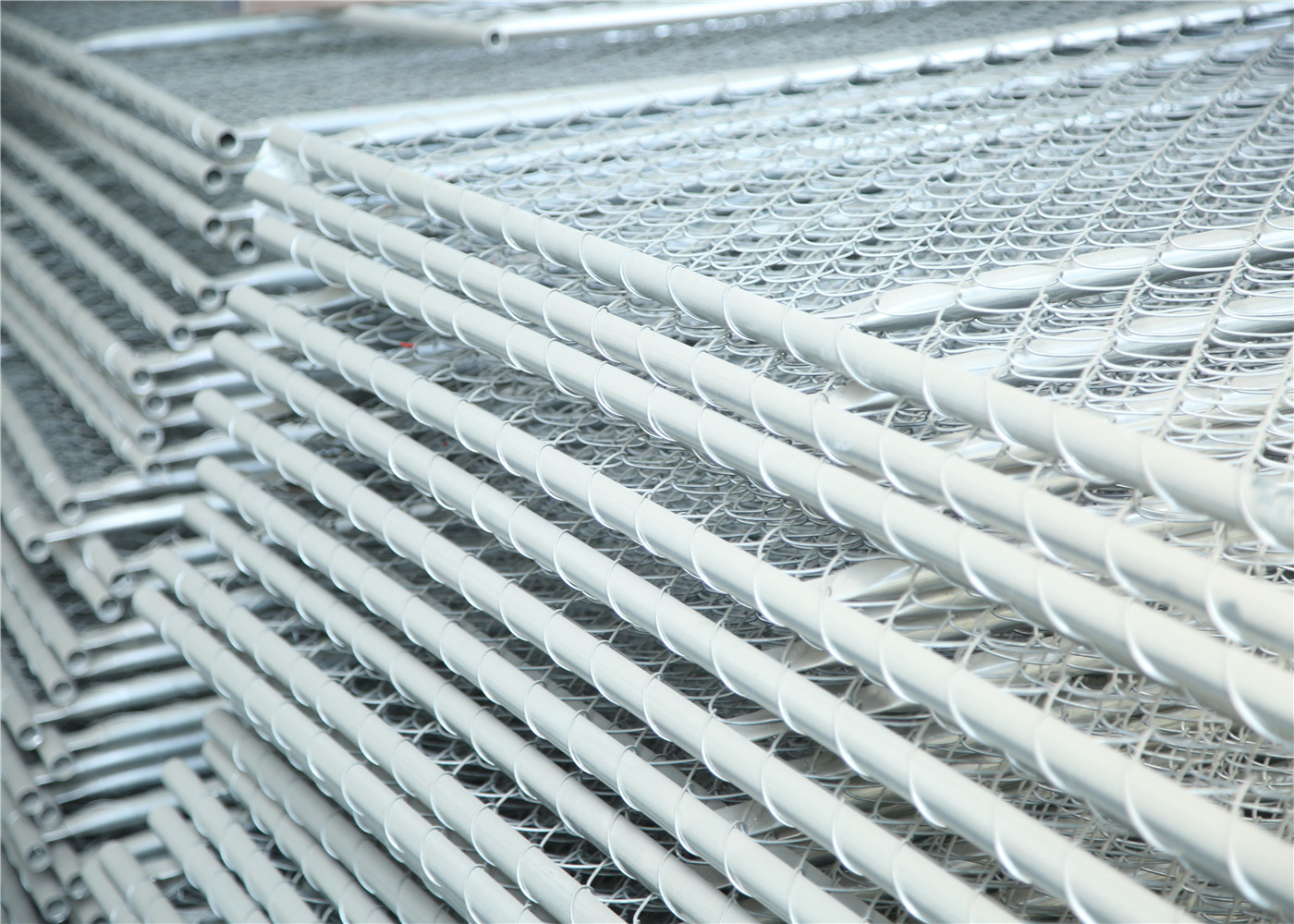 Chain Mesh Construction Wire Fence Panels OD 33.2mm wall thick 1.5mm Mesh 60mmx60mm Diameter 2.7mm