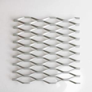 China Custom Opening Expanded Wire Mesh For Airport Fence factory