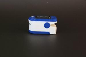 China 250 Bpm Blood Oxygen Heart Rate Finger Monitor With Wrist Cord factory