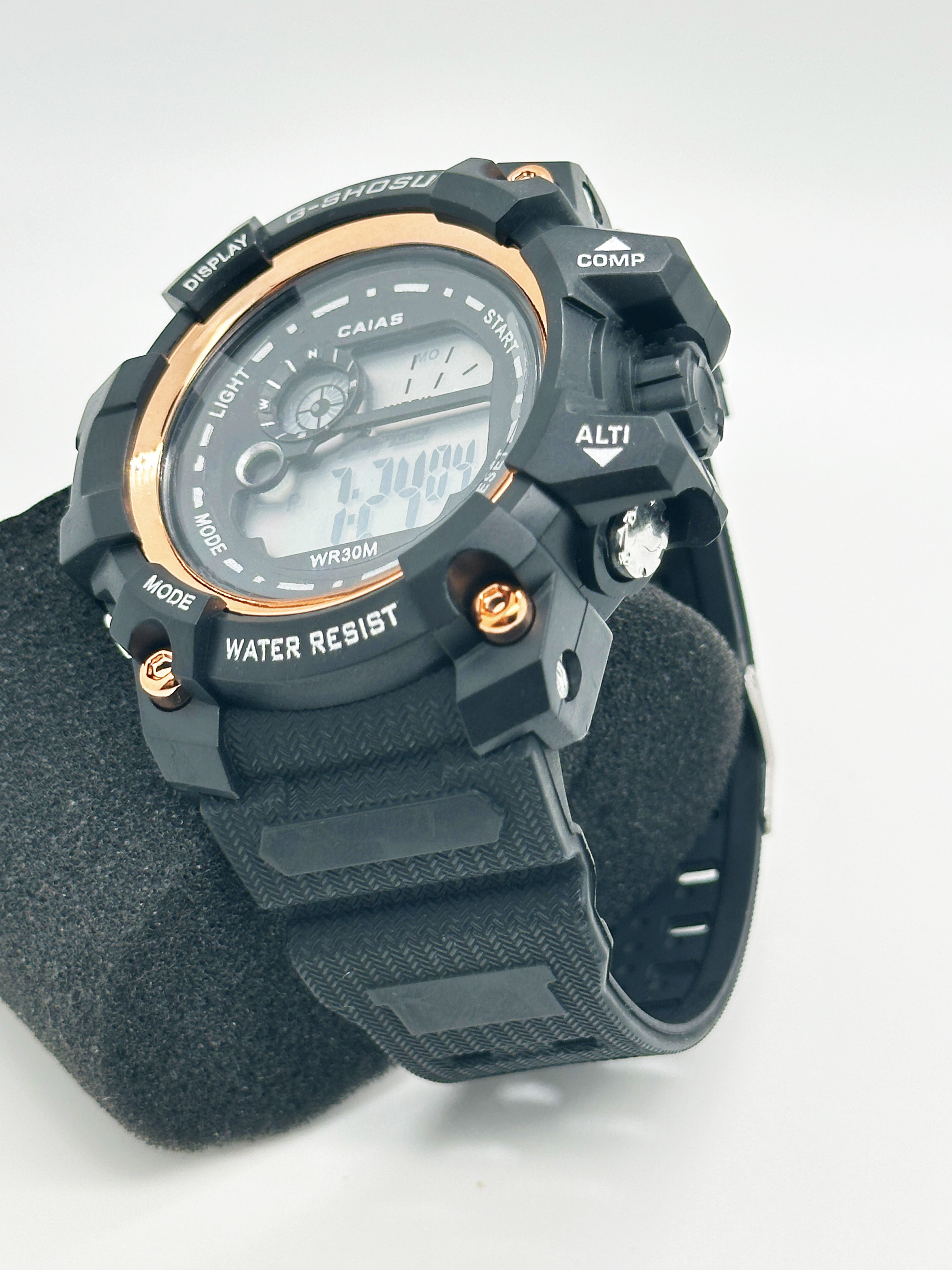 Digital Display Round Men Quartz Watch With Durable Buckle Clasp