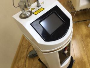 China Fractional CO2 Laser Scar Removal Machine 10.6μM With Water Cooling System factory