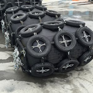 China Yokohama Inflatable Marine Rubber Fenders 50Kpa 80Kpa STS STD Marine Dolphin on sale