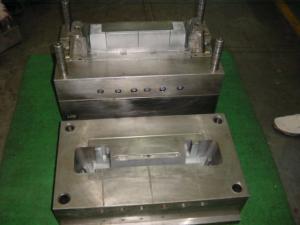 China Custom Plastic Household Mould Multi Cavity Hot Runner Injection Molding factory