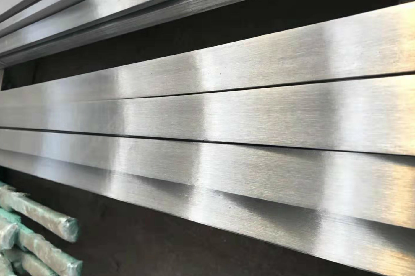 304 Cold Drawn SS 304 Square Bar 10*10mm ASTM TP304 Stainless Steel Square Bar