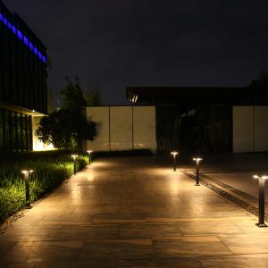 China Solar Powered Lamp Waterproof IP65 Landscape Lighting Yard Lawn Decoration factory