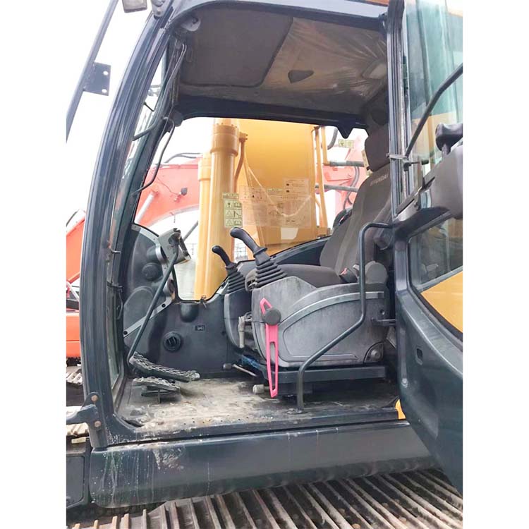 Used 2021 Hyundai 220 Crawler Excavator 22 Ton with Cummins Engine in Good Condition