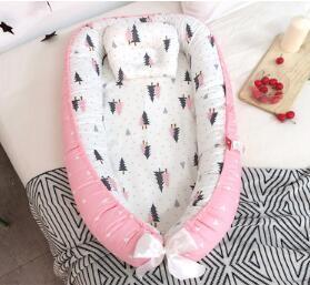 China Solid Baby Bed Crib with Polyester Filling Comfortable and Durable factory