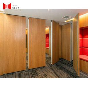 China Custom Hotel Movable Partition Wall Door Wood Surface Sound Insulation factory
