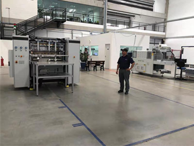 Horizontal Servo Hot Plate Welding Machine with 6000W Rated Capacity 380V Voltage and 15A Current for Plastic Welding