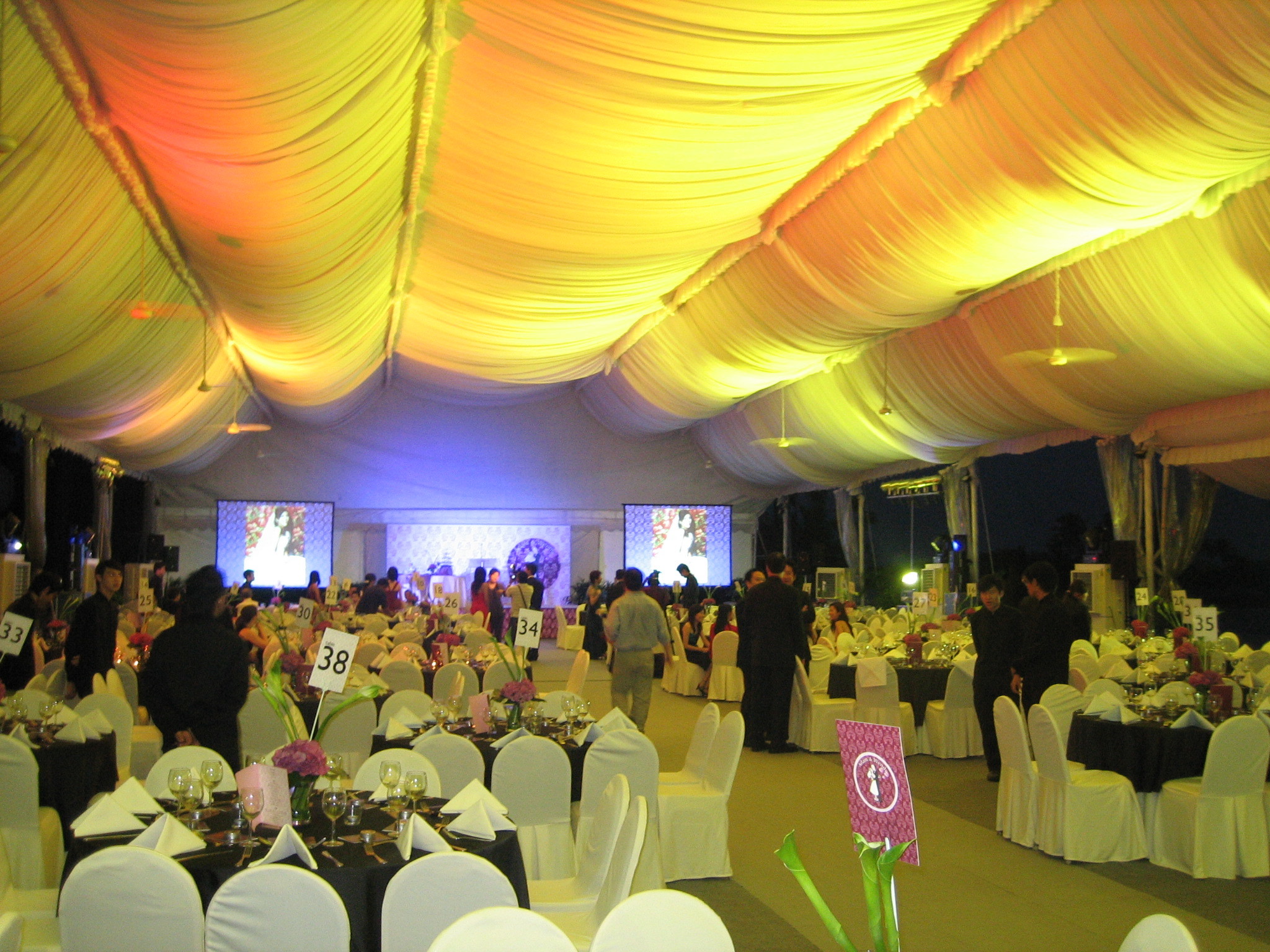 Outdoor 100km/H Wind Load Waterproof Wedding Tent with 20x20m Clear Roof