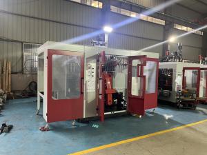 China Plastic Customized Production Automatic Blow Moulding Machine 4 Cavities factory