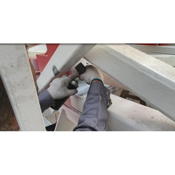 Penetrant Testing for Oil Rig Mast Inspection with Flaw Detection and Surface