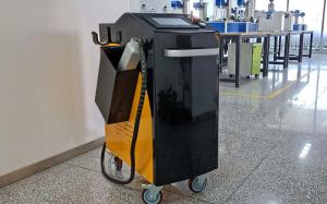 China Industry 120W Laser Metal Cleaning Machine For Surface Paint Removal Treatment factory