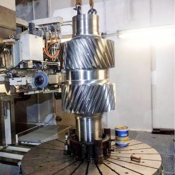 China Customized 28 Module Double Helical Gear Shaft for Various Industrial Applications factory