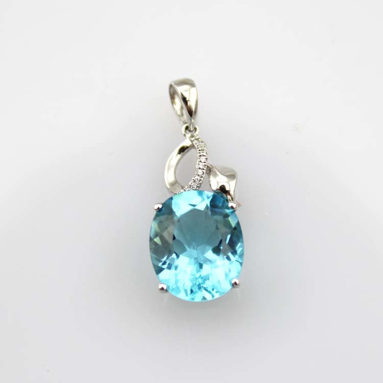 925 Silver 9mmx11mm Oval Blue Topaz Cubic Zirconia Pendant (PSJ0429)