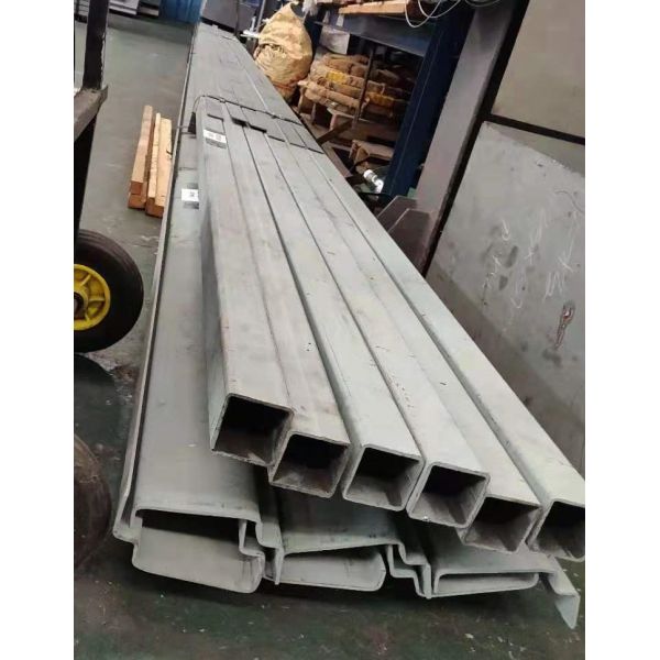 Sand Blasting 4.5mm Corten Steel C Type Z Type Shipping Container Bottom Side Rail Container Parts and Accessories