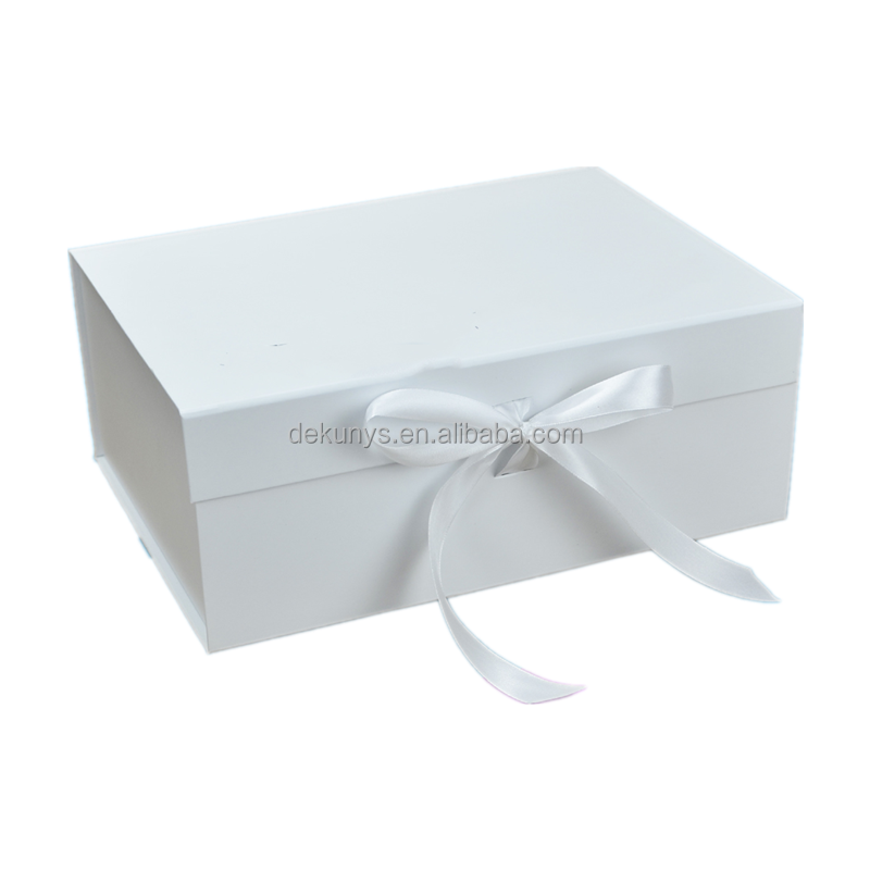 Cardboard Paper Handbag Birthday Gift Packing Box Party Favor Packaging With Ribbon Closure